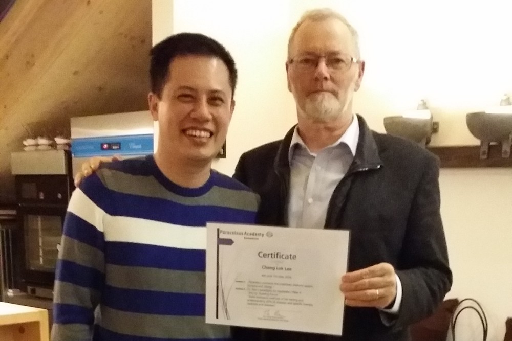 Dr. Thomas Rau
